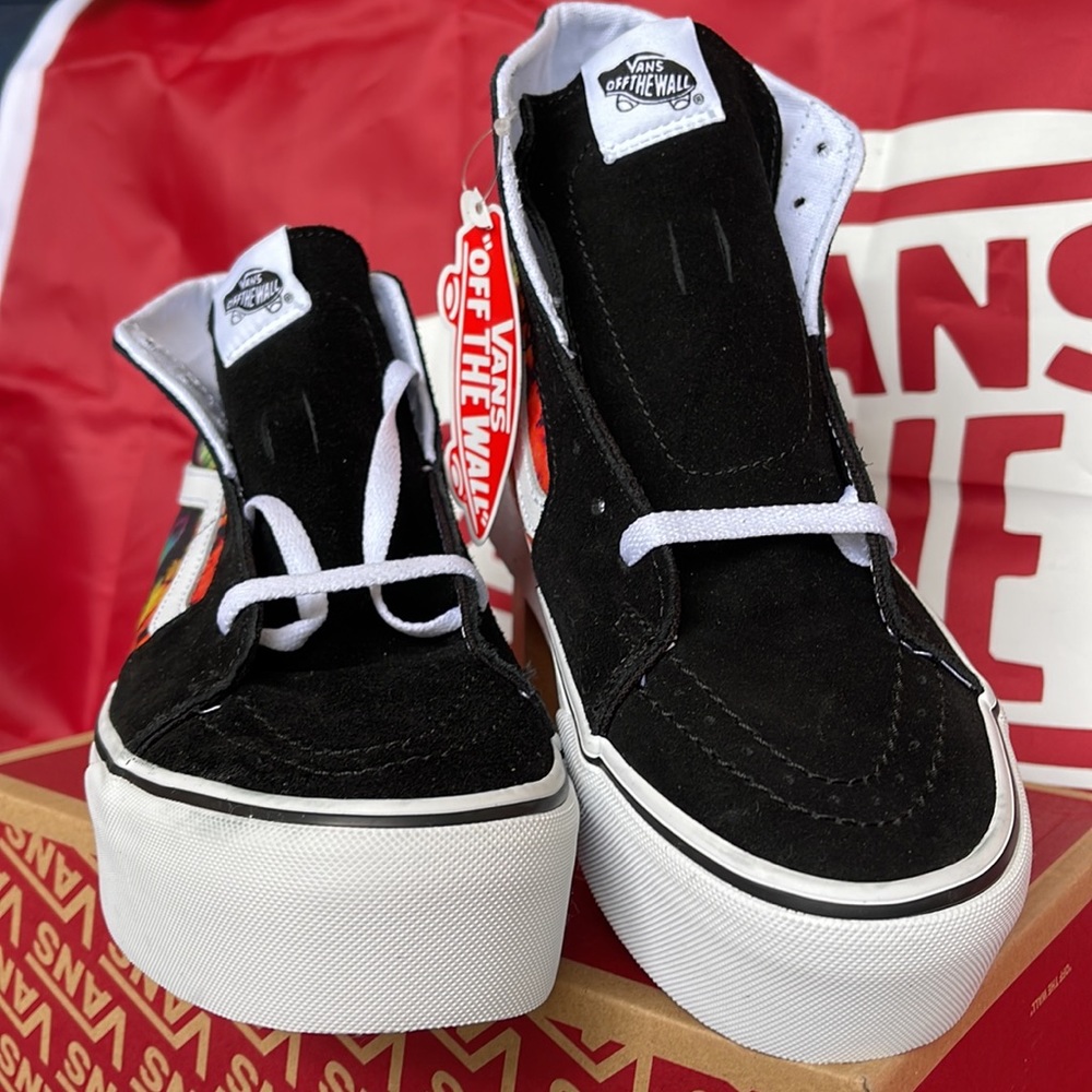 Vans Sk8-Hi Tapered
Paradoxical Black/Multi
VNOA5JMKBML
Men’s Platforms - Picture 9 of 16